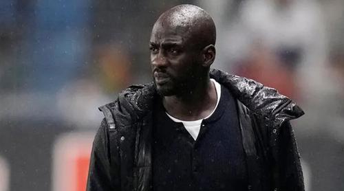 বিশ্বকাপের আগে বরখাস্ত হলেন ঘানার কোচ অটো আদ্দো