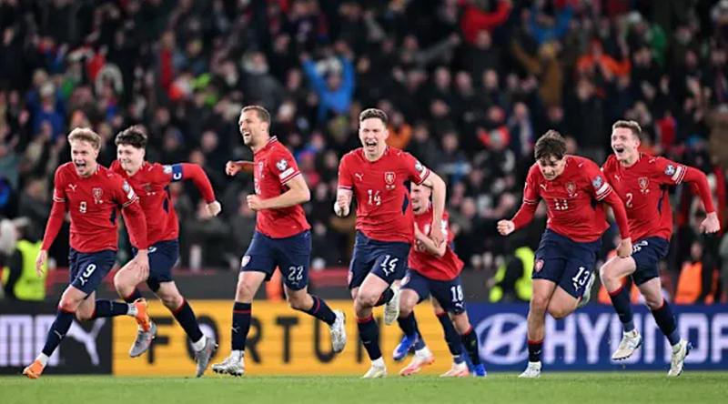 ডেনমার্ককে কাঁদিয়ে ২০ বছর পর বিশ্বকাপের টিকিট নিশ্চিত চেক প্রজাতন্ত্রের