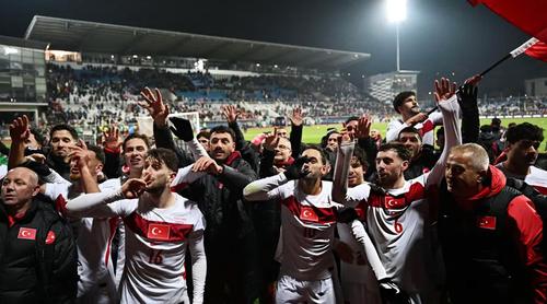 কসোভোকে কাঁদিয়ে ২৪ বছর পর বিশ্বকাপের টিকিট নিশ্চিত করল তুরস্ক