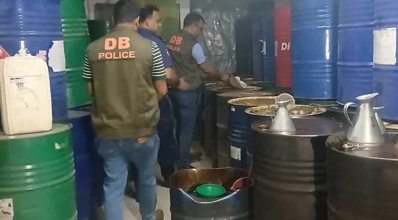 মেহেরপুরে অবৈধভাবে মজুত করা ৫৩৭৫ লিটার ডিজেল জব্দ