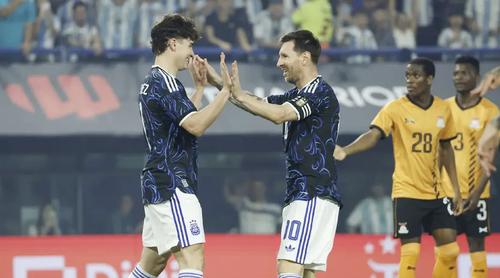 মেসি-আলভারেজের দাপটে বড় জয় আর্জেন্টিনার