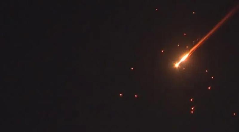 ইসরায়েলে ইরানের মিসাইল হামলা, আহত ৩