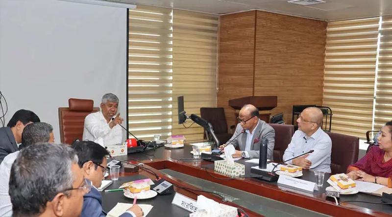 বলতেছে কাপড় এনেছে, খুলে দেখি সব অ্যালকোহল : এনবিআর চেয়ারম্যান