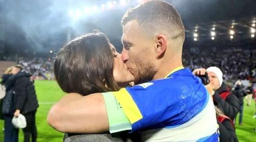 বসনিয়ার অধিনায়ক কি সত্যিই কোচের স্ত্রীকে চুমু দিয়েছেন