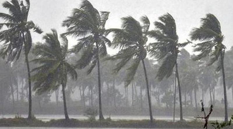 সকালের মধ্যে দেশের ৯ জেলায় ৬০ কি.মি. বেগে ঝড়ের আশঙ্কা