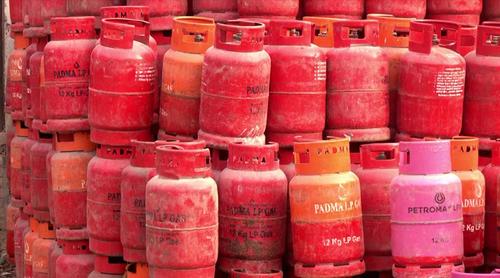এপ্রিলে এলপি গ্যাসের দাম বাড়বে না কমবে, জানা যাবে আজ
