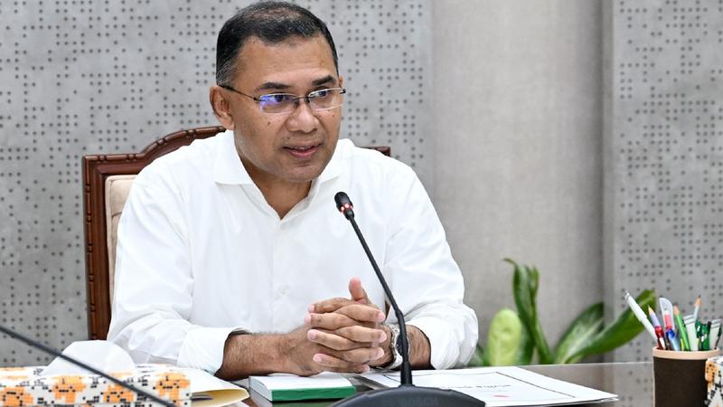 সচিবালয়ে বিভিন্ন বৈঠকে প্রধানমন্ত্রী, অনুমোদনের অপেক্ষায় অনলাইন ক্লাস