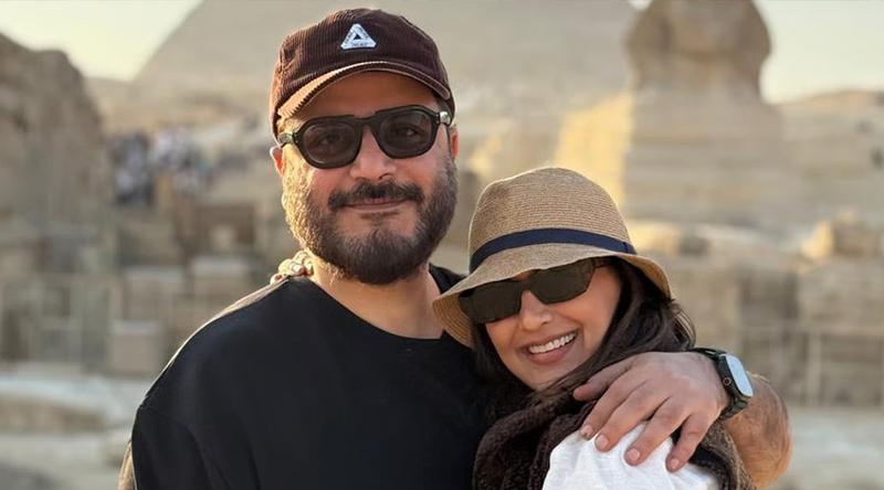 সোনালি বেন্দ্রে ও তার স্বামীর বিরুদ্ধে মামলা