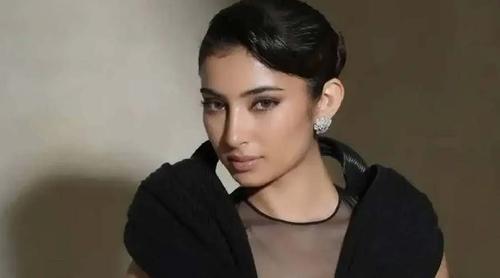 শিশু শিল্পী থেকে ধুরন্ধরের সারা যেভাবে তারকা হয়ে উঠলেন