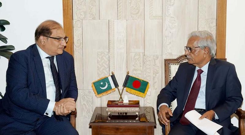 সংস্কৃতিমন্ত্রীর সঙ্গে পাকিস্তানের হাইকমিশনারের সৌজন্য সাক্ষাৎ