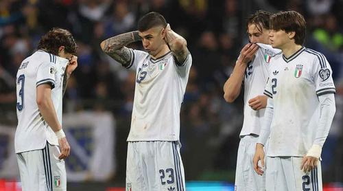 এখনও যেভাবে বিশ্বকাপে যাওয়ার ক্ষীণ আশা আছে ইতালির