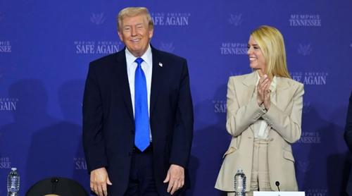 যুক্তরাষ্ট্রের অ্যাটর্নি জেনারেল পাম বন্ডিকে বরখাস্ত করলেন ট্রাম্প