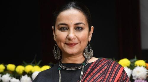 ২০টি ছবিতে চুক্তিবদ্ধ হয়েও কেন টাকা ফেরান দিব্যা দত্ত?