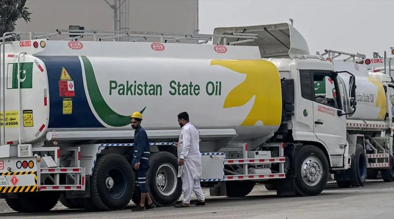 পাকিস্তানে এক লিটার পেট্রোলের দাম ৪৫৮, ডিজেল ৫২০ রুপি