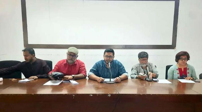 চলচ্চিত্র অধিদপ্তরে বকেয়া বিল চাইতে গিয়ে নির্মাতাদের ওপর হামলা, নিরাপত্তা-বিচারের দাবি