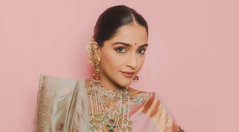 ছেলেকে নিয়ে ফ্রেমবন্দী সোনম কাপুর