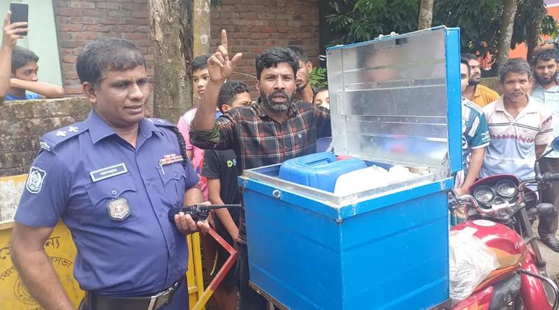 পঞ্চগড়ে অভিনব কৌশলে তেল পাচার, তেলসহ মোটরসাইকেল জব্দ