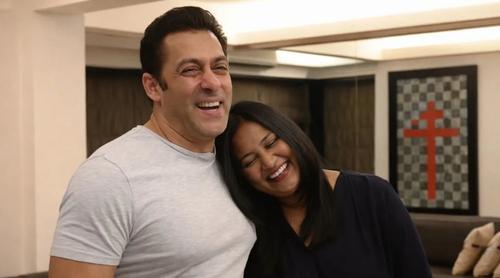 কর্ণাটকের বাসিন্দা রিনা রাজুর কথায় নতুন ভাবে আলোচনায় সালমান খান!