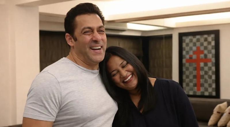 কর্ণাটকের বাসিন্দা রিনা রাজুর কথায় নতুন ভাবে আলোচনায় সালমান খান!