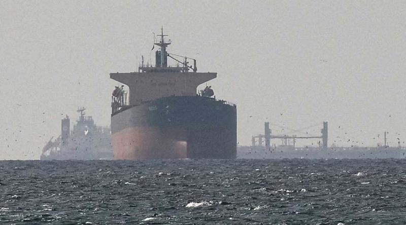 ভারত যাওয়ার কথা থাকলেও শেষ মুহূর্তে চীনের দিকে মোড় নিল ইরানি তেলবাহী জাহাজ