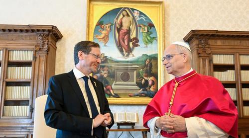 ইসরায়েলের প্রেসিডেন্ট আইজ্যাক হারজগকে যুদ্ধ বন্ধ করতে বললেন পোপ লিও