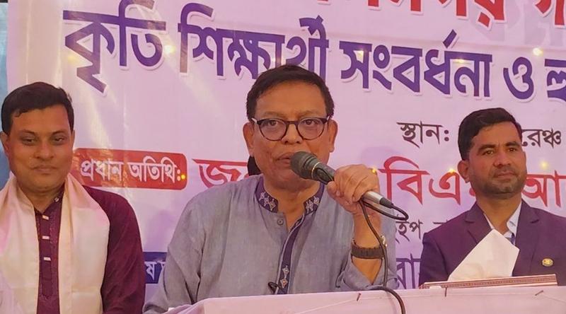 শিক্ষক শিক্ষকতা করেন, আপনাদের রাজনীতি করার দরকার নেই : হুইপ নিজান