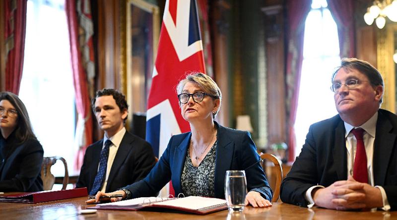 তেলের জাহাজ থেকে ইরানের টোল আদায় মানবে না যুক্তরাজ্য