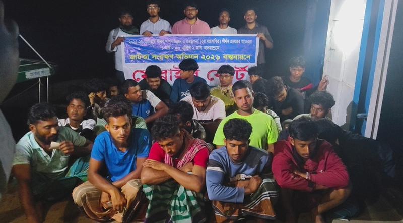 নিষেধাজ্ঞা অমান্য করে মেঘনায় জাটকা নিধনের মহোৎসব, ৩৮ জেলে আটক