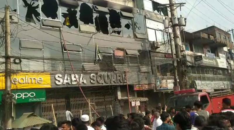 টাঙ্গাইলের মধুপুরে মার্কেটের গুদামে আগুন, ২৫ লাখ টাকার ক্ষয়ক্ষতি