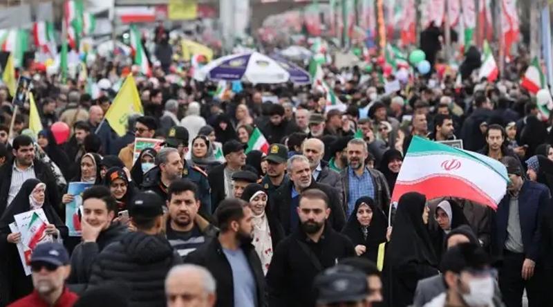 মার্কিন বিমান ভূপাতিত করার পর ইরানে উল্লাস