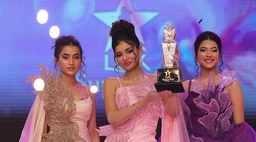 বিলাসবহুল গাড়ি পেলেন বর্ণিতা ,  কী পেলেন অন্য বিজয়ীরা?