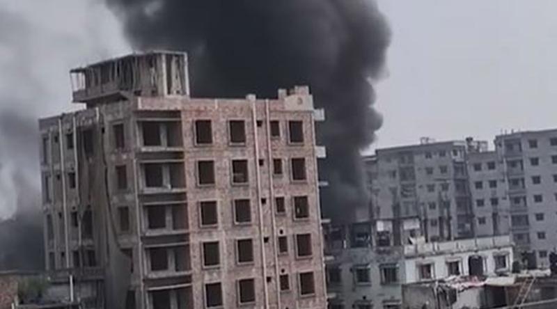 কদমতলীতে গ্যাসলাইটার কারখানার আগুন নিয়ন্ত্রণে