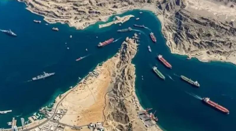 হরমুজ প্রণালি দিয়ে মানবিক সহায়তা ও নিত্যপণ্য পরিবহনের অনুমতি দিল ইরান