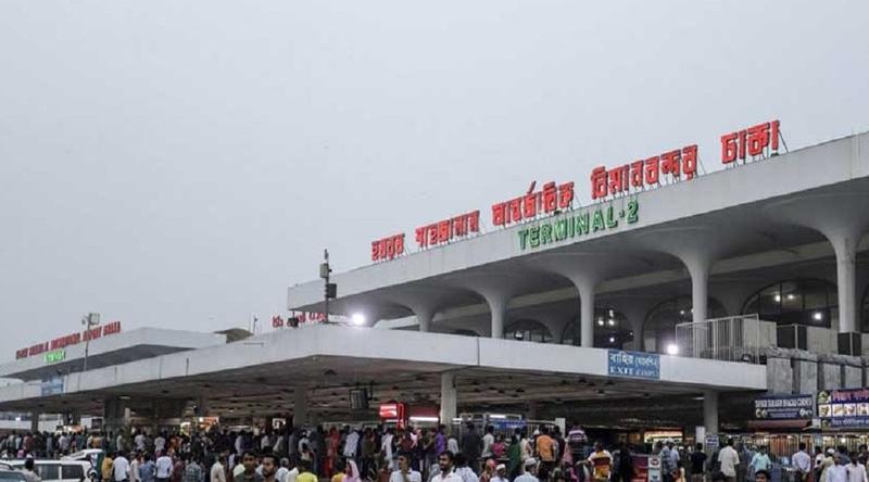 বিমানবন্দরে ২ যাত্রীর লাগেজে ৩২ লাখ টাকার সিগারেট জব্দ