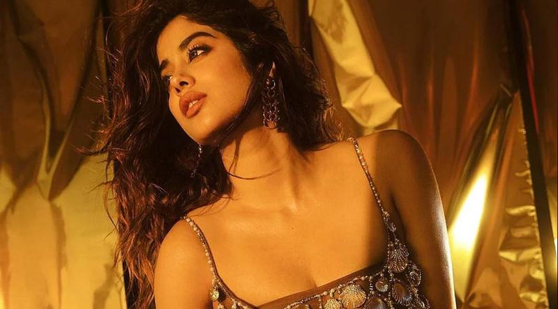 পর্ণগ্রাফি সাইটে নিজের ছবি নিয়ে মুখ খুললেন বলিউড অভিনেত্রী জাহ্নবী