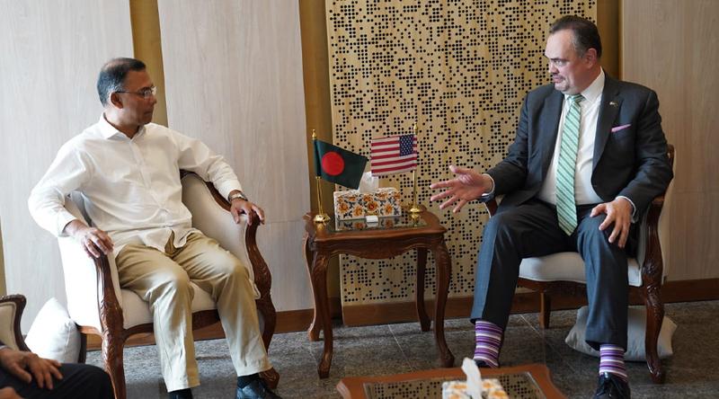 প্রধানমন্ত্রীর সঙ্গে মার্কিন রাষ্ট্রদূতের সৌজন্য সাক্ষাৎ