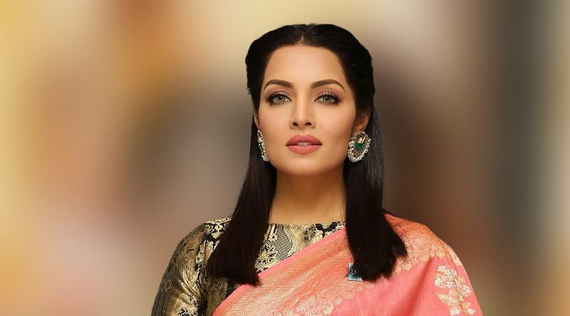 ব্যক্তিগত জীবনে কঠিন পরিস্থিতি, কীভাবে নিজেকে সামলাচ্ছেন সেলিনা?