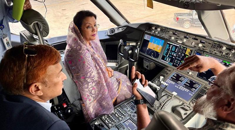 হঠাৎ বিমানবন্দরে মন্ত্রী, কার্গো পণ্য দ্রুত খালাসের নির্দেশ