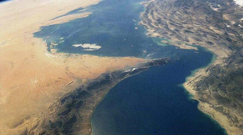 হরমুজ প্রণালি দিয়ে জাহাজ চলাচল স্বাভাবিক রাখতে আলোচনায় ওমান-ইরান