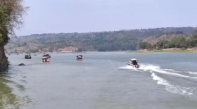 কাপ্তাই হ্রদে ৫ দিন বন্ধ থাকার পর ফের স্পিডবোট চলাচল শুরু