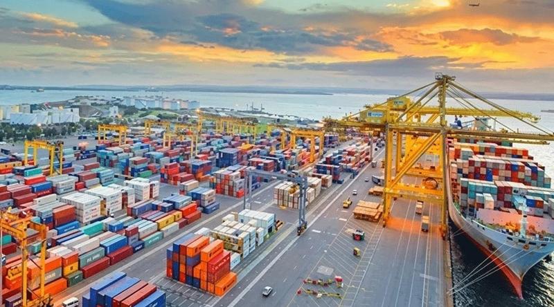 চট্টগ্রাম বন্দরে এসে পৌঁছেছে জ্বালানি পণ্যবাহী ৪ জাহাজ