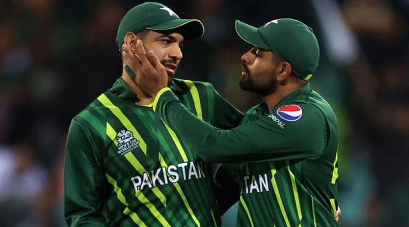 বাবর আজমকে ‘বিশ্বমানের ব্যাটার’ বললেন হারিস রউফ