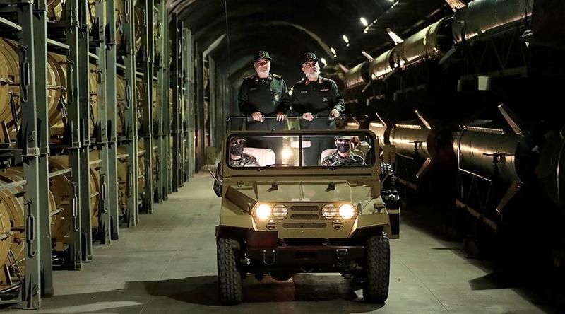 ট্রাম্পের হুঙ্কারের পরও ইরানের গ্রানাইট ‘মিসাইল সিটি’ টিকে থাকার রহস্য কী?