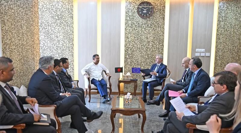 প্রধানমন্ত্রীর সঙ্গে ঢাকায় নিযুক্ত ইইউ রাষ্ট্রদূতের সাক্ষাৎ