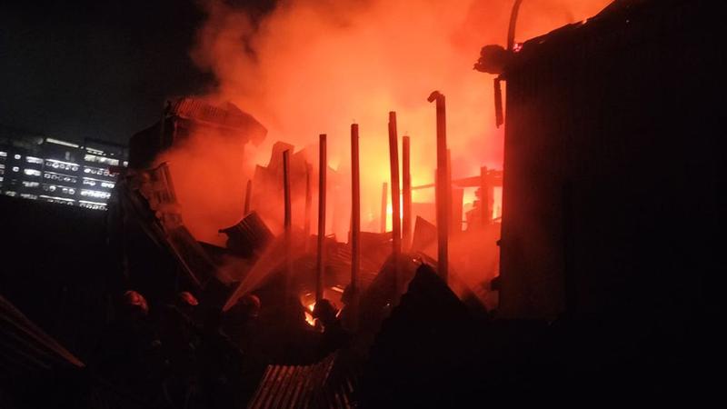 আগুনে পুড়লো গাজীপুর মিলগেইটের প্রায় ৫০টি বসতঘর