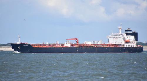 বুধবার চট্টগ্রাম বন্দরে আসছে অকটেন-ফার্নেস অয়েলবাহী দুই জাহাজ