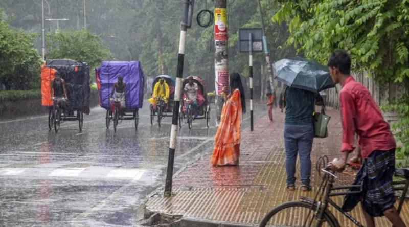 রাজধানী ঢাকায় বজ্রসহ বৃষ্টির পূর্বাভাস, কমবে তাপমাত্রা