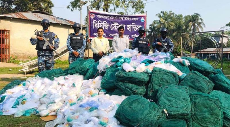 নোয়াখালীতে ৪০ লাখ টাকার অবৈধ জাল ও পলিথিন জব্দ