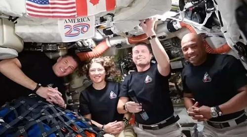 ফোনে আর্টেমিস-২ নভোচারীদের হোয়াইট হাউসে আমন্ত্রণ প্রেসিডেন্ট ট্রাম্পের