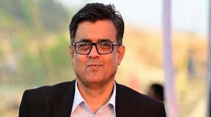 অন্তর্বর্তী সরকারের সময়ে তেলের জন্য এমন লাইনে কী হতো, কল্পনা করুন তো : শফিকুল আলম